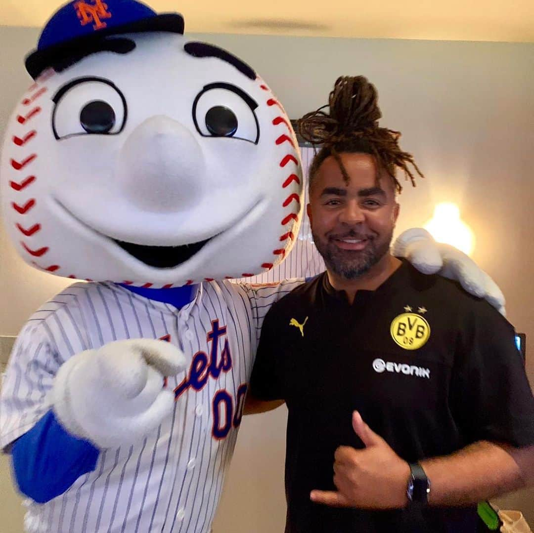 パトリック・オウォモイエラさんのインスタグラム写真 - (パトリック・オウォモイエラInstagram)「Had a blast meeting the @mets yesterday at their game @citifield  Thx for the hospitality (especially the food😂😂😂🙈) Dankeschön  #baseball #football #soccer #dortmunderjunge #usa #bvb #legendstour」9月28日 22時34分 - owomuck