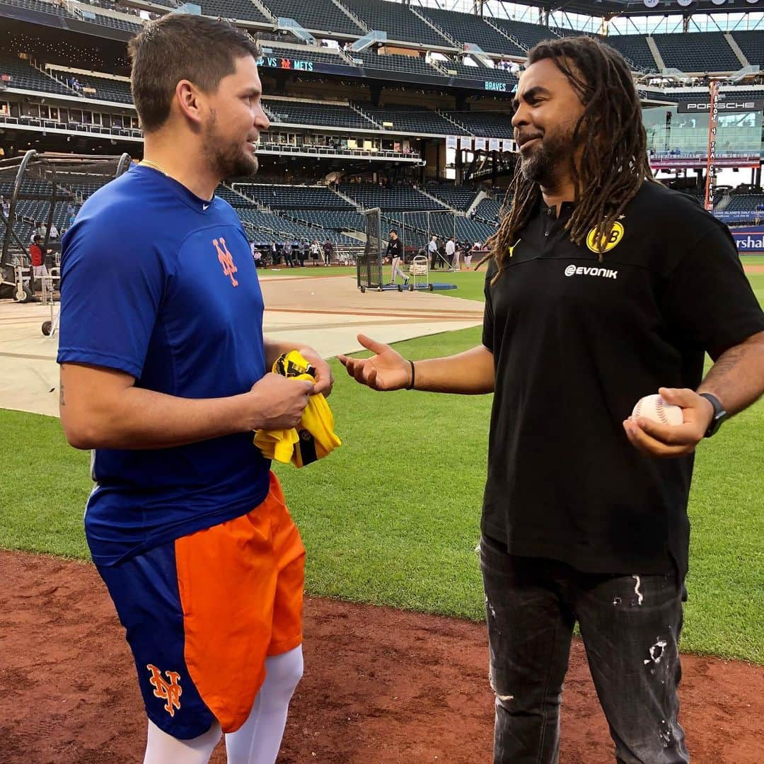 パトリック・オウォモイエラさんのインスタグラム写真 - (パトリック・オウォモイエラInstagram)「Had a blast meeting the @mets yesterday at their game @citifield  Thx for the hospitality (especially the food😂😂😂🙈) Dankeschön  #baseball #football #soccer #dortmunderjunge #usa #bvb #legendstour」9月28日 22時34分 - owomuck