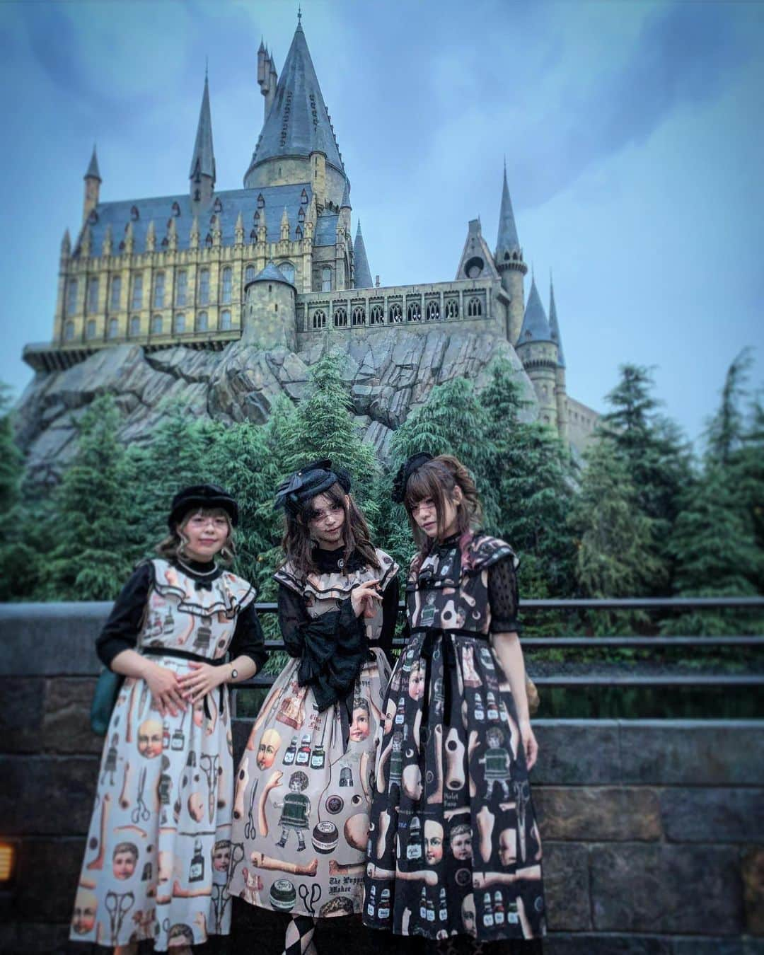 深澤翠さんのインスタグラム写真 - (深澤翠Instagram)「ハリポタエリアはやはりかわいい  #usjコーデ  #usjハロウィン  #フラッシュ焚いたら  #ヴォルデモート卿」9月28日 22時38分 - midorifukasawa