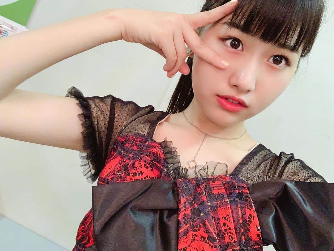 高橋彩香のインスタグラム：「ネックレスがヒジョーに可愛かったのです。  #チーム4 #akb48全国ツアー2019  #さやりん #髙橋彩香」
