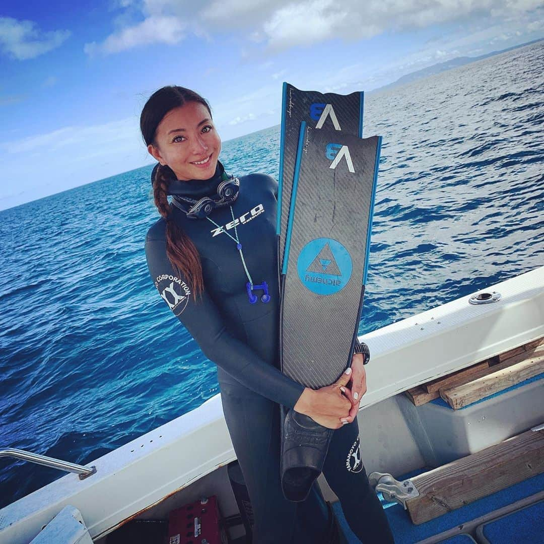 福田朋夏さんのインスタグラム写真 - (福田朋夏Instagram)「台風前の海にトレーニング行ってきました🐬✨少しニゴニゴだったけど、いい海でした🙏💗 今年は立て続けに台風くるから、なかなか海行けないね... @alchemy_hellas @zero_wetsuits #freediving #training #apnea #okinawa #ocean @hkr_1225_freediving」9月28日 22時54分 - tomoka_fukuda