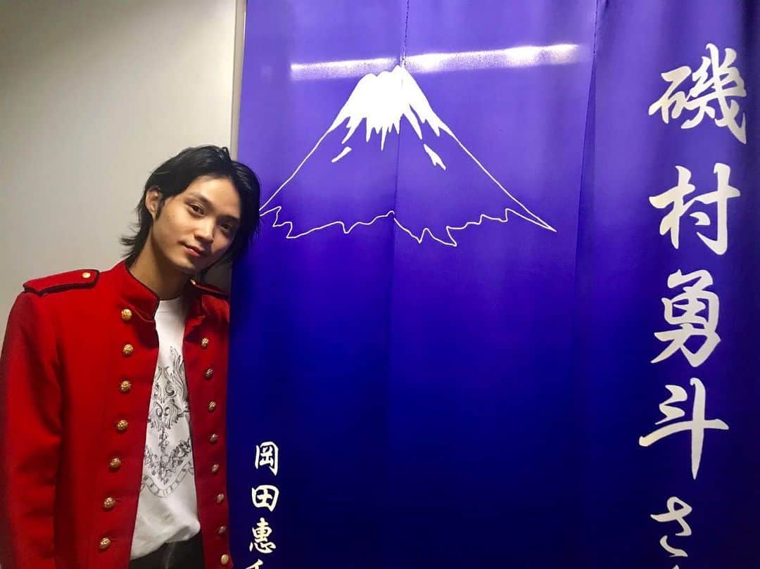 のインスタグラム：「‪ミュージカル「プレイハウス」‬ ‪本日幕を閉じました。‬ ‪東京から大阪まで、沢山の方にお越し頂き本当にありがとうございました。‬ ‪最高の遊び場です。‬ ‪聖夜に出会えた事、今回のキャストさん、スタッフさんに出会えた事、全てに、感謝。‬ ‪今日はいい夜空だ。‬ ‪#プレイハウス‬ ‪#ありがとう‬」