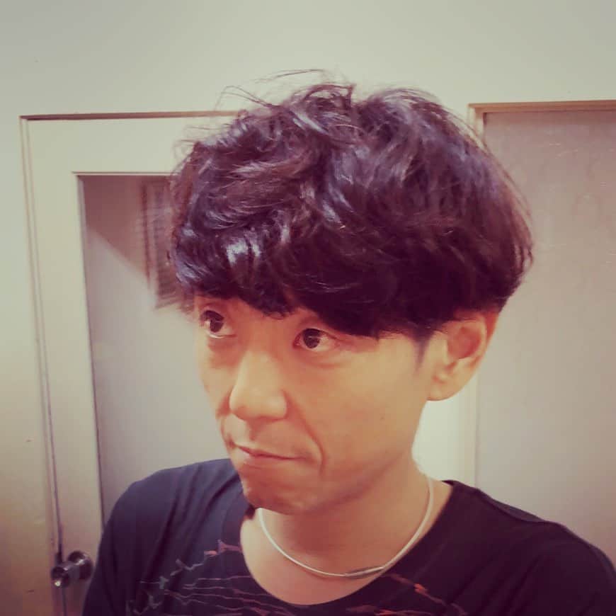 黒川忠文さんのインスタグラム写真 - (黒川忠文Instagram)「高校時代に失敗し トラウマになってた パーマネントをあててもらいました。」9月28日 23時16分 - kurokawatadafumi