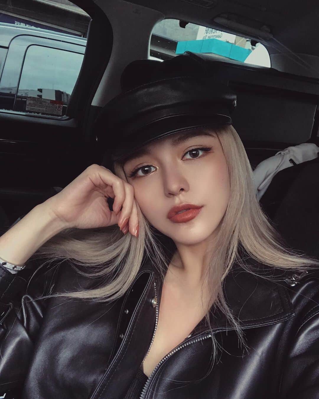 Grace Chowのインスタグラム：「😎」