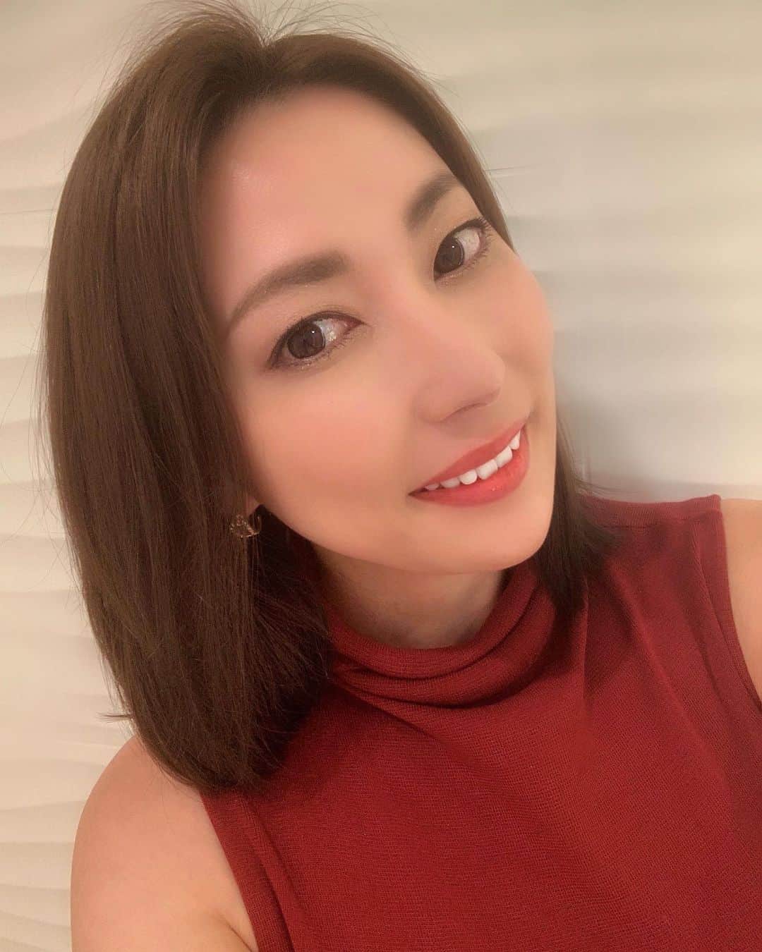 のインスタグラム：「おやすみなさい😴 #goodnight  #gn #newhair  #newhaircolor」