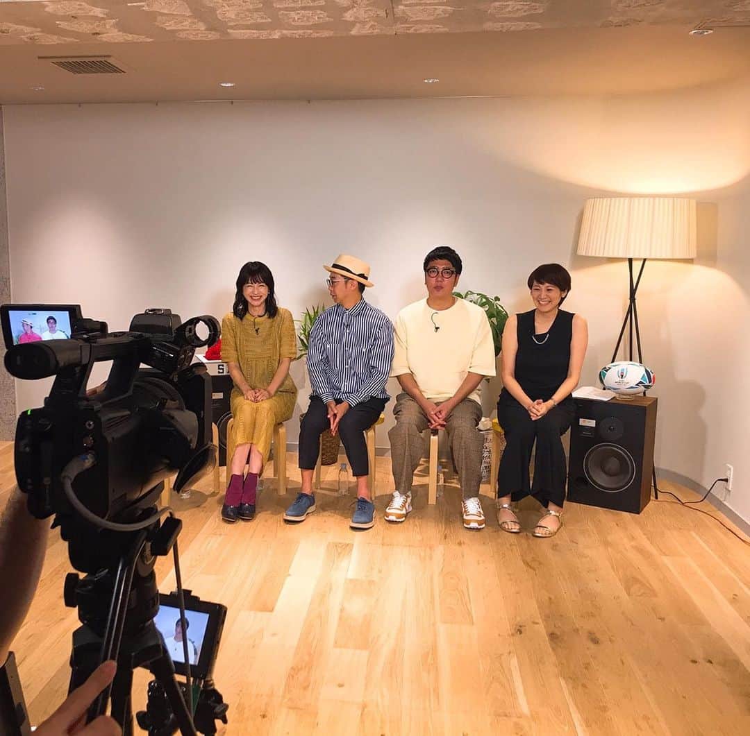 高橋みゆきのインスタグラム：「終わりました🎶本当に楽しかった❣️❣️あっという間に2時間💨皆さんありがとうございました😊 #スポブル #おぎやはぎさん #平井理央さん #素敵な現場でした #打ち合わせバッチリだったのです」