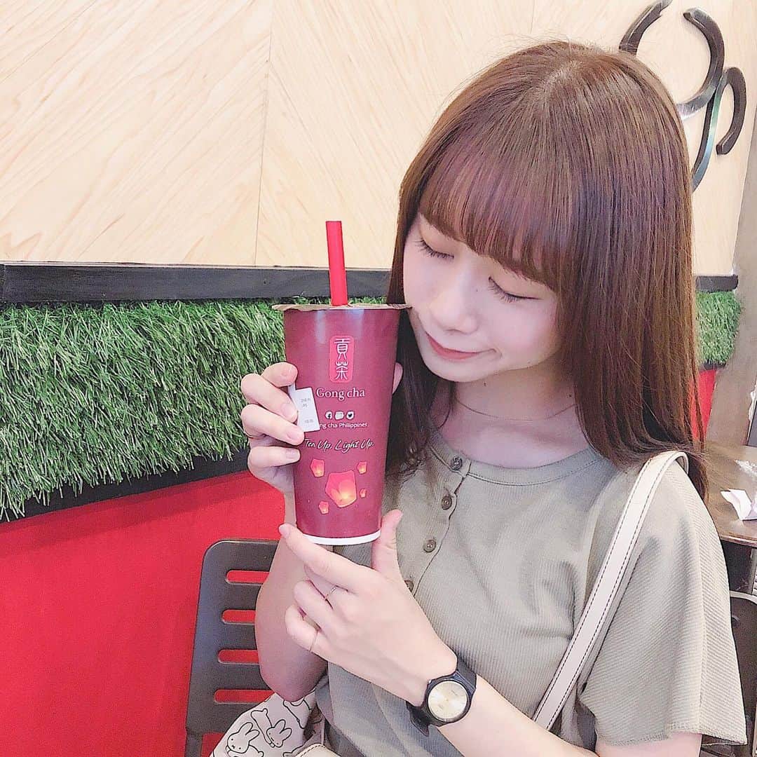 のインスタグラム：「セブ島に留学中です。 ゴンチャは₱116 ＝¥230くらい  みんな必死に頑張ってる。 身体が２つあればいいのになぁ」