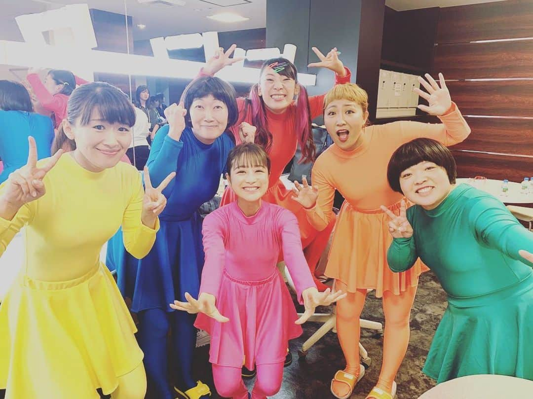 丸山桂里奈さんのインスタグラム写真 - (丸山桂里奈Instagram)「オールスター感謝祭、ありがとうございました。ヌルヌルは3度目でしたが、とにかく3度目は絶対取りに行きたいと思いながらも怪我には気をつけて、なおかつ番組を盛り上げると言うことをいつも考えながらではありましたが、とにかく今回はとても運が良くてそして、澤さんのパワーでいつもの百倍力をいただきました😽🤲一緒に戦った皆さま、そして投票していただいた皆さま、そしてスタッフのみなさま、ありがとうございました🤲🤲🤲🤲🤲🤲 奈々ちゃんは毎回ほんとうに強くて、そんな奈々ちゃんの背中を見て、走り続けてます🏃‍♂️ 奈々ちゃんに比べたら私は人間ではなく、くらげですがこれからもこうして奈々ちゃんを追いかけながら、バラエティを盛り上げていける一員でいれるよう頑張ります😳👐🏻本当に本当にありがとうございます。  #TBS #オールスター感謝祭 #ヌルヌル #初勝利 #やはり勝つのは嬉しい #ワールドカップのときより緊張した #澤さんの前で取れてよかった #最高です #澤さんのパワー半端ない #ありがとうございます #また明日からも頑張れます #みなさま応援してくださりありがとうございました #そして私に投票していただいたみなさま #スタッフさんありがとうございました #お風呂入って寝ます  #昨日車の鍵なくしたけどやはりいいことあるな #明日は朝からカッパツアー #至福の時間 #いい意味で #インスタバエ」9月29日 1時23分 - karinamaruyama