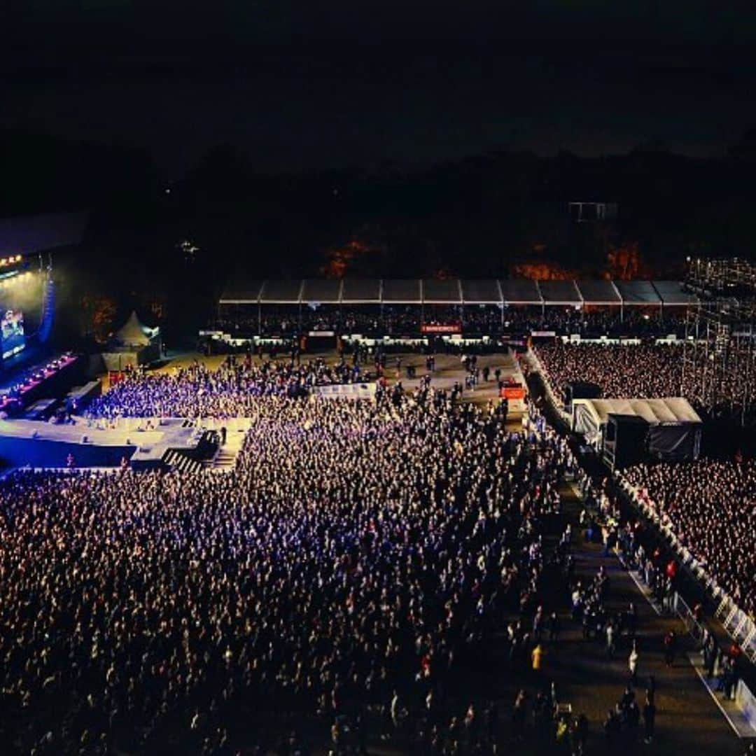 デヴィッド・ブライアンさんのインスタグラム写真 - (デヴィッド・ブライアンInstagram)「Thank u Curitiba for a GREAT night of Rock & Roll in a magical place !!!! 😎🎉🎉🎉🎉🎶🎹🙂👍!!!!」9月29日 2時12分 - davidbryanmusic