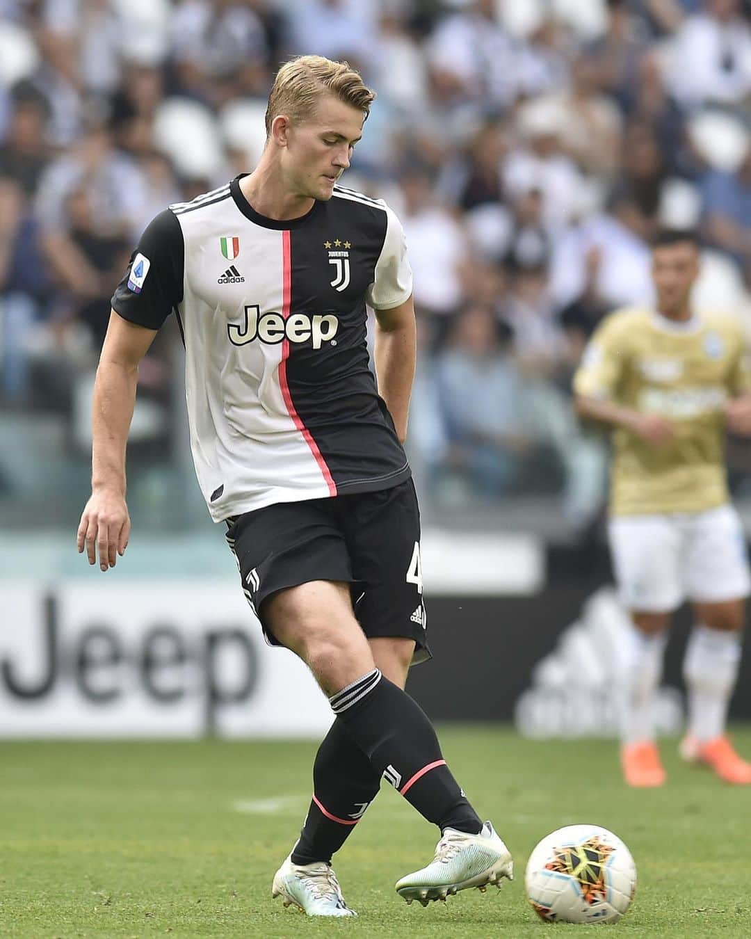 マタイス・デ・リフトのインスタグラム：「Good win against Spal! Recover and looking forward to our @championsleague game against Bayer Leverkusen on Tuesday 🙌🏼 @juventus」