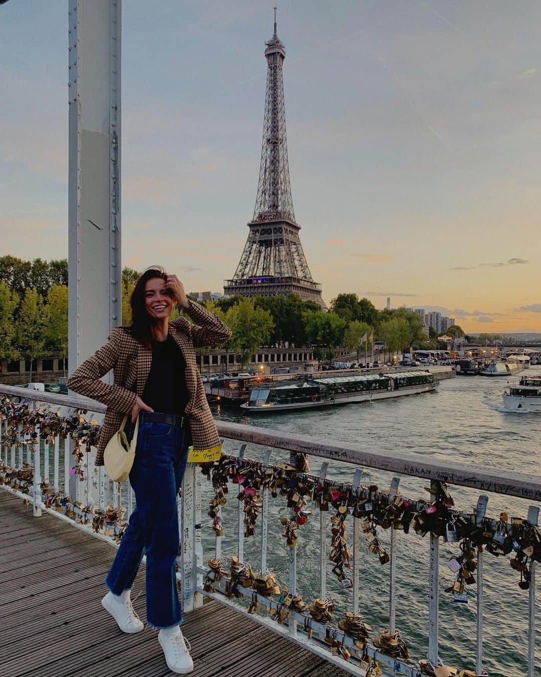 キャサリン・C・ヒューズのインスタグラム：「tourist 🇫🇷」
