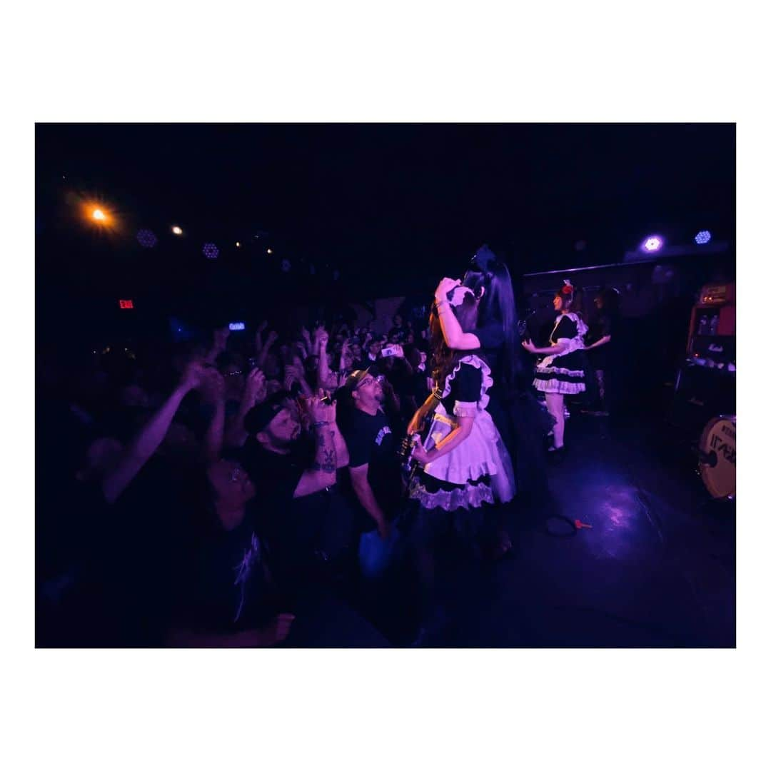 廣瀬茜さんのインスタグラム写真 - (廣瀬茜Instagram)「2019.9.27 BAND-MAID WORLD DOMINATION TOUR 2019【激動】~gekidou~ Mercury Lounge @ New York . NY公演2日目！！この日はVIPだけのスペシャルお給仕でした✨ . 1枚目の写真はご主人様からもらった画像なのですが、私はアメリカに来てから表情が豊かになった気がします。(なんだこの私のムカつく顔) . とーっても楽しかった！！！！ NY最高の2日間でした🗽🇺🇸 . I appreciate the two wonderful days we had together💓 . #bandmaid #worldtour #gekidou」9月29日 3時21分 - akane_bandmaid