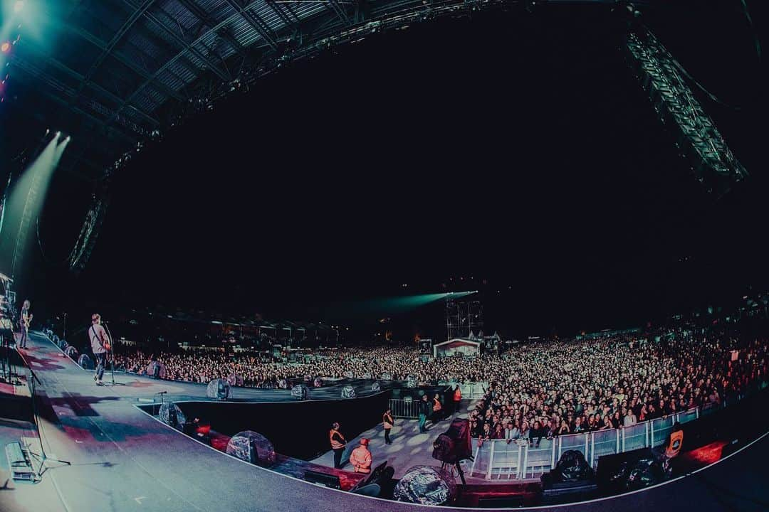 グー・グー・ドールズさんのインスタグラム写真 - (グー・グー・ドールズInstagram)「September 27 | Pedreira Paulo Leminski | Curitiba, Brazil w/ @bonjovi  #BonJovi #GooGooDolls #GGD #🇧🇷 ##Brazil #Curitiba #thinfstour」9月29日 3時57分 - googoodollsofficial