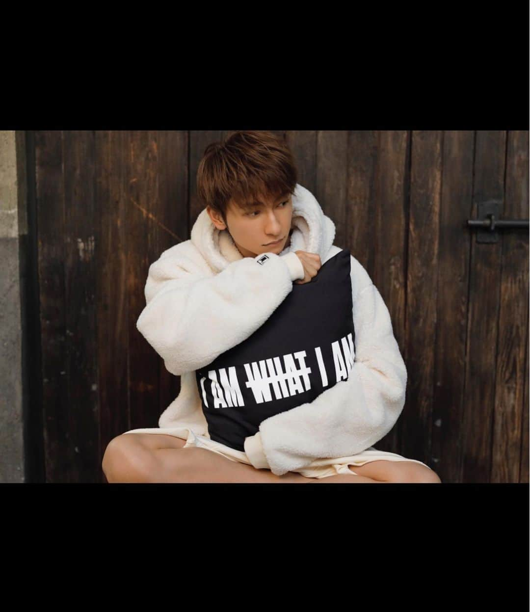 與真司郎さんのインスタグラム写真 - (與真司郎Instagram)「@__i_am_what_i_am__ * * * "2019 AUTUMN/WINTER COLLECTION" * * 受注受付中です！ 受注期間は9月8日(日)23:59までです！ * * Preorder Now!! Ends 2019.9.8!! * * #IAMWHATIAM #IM #IMIM #IAMWHATIAM2019AW #SHINJIROATAE #與真司郎」9月5日 12時54分 - shinjiroatae1126