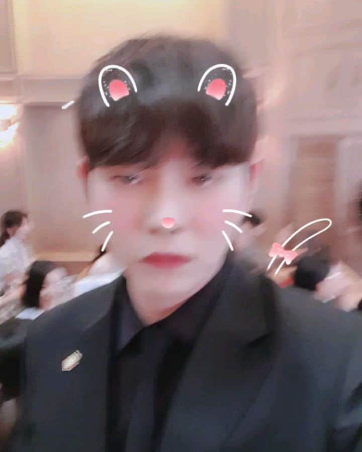 ユン・ギュンサンのインスタグラム：「사랑하는 #미스터기간제  배우들과♡ 이쁜 그림 고마워요^~^♡ '고마웠어 기강제 그리고 기무혁'  오우씨엔 11시 오늘 마지막 회. 함께해 주실꺼죠?」