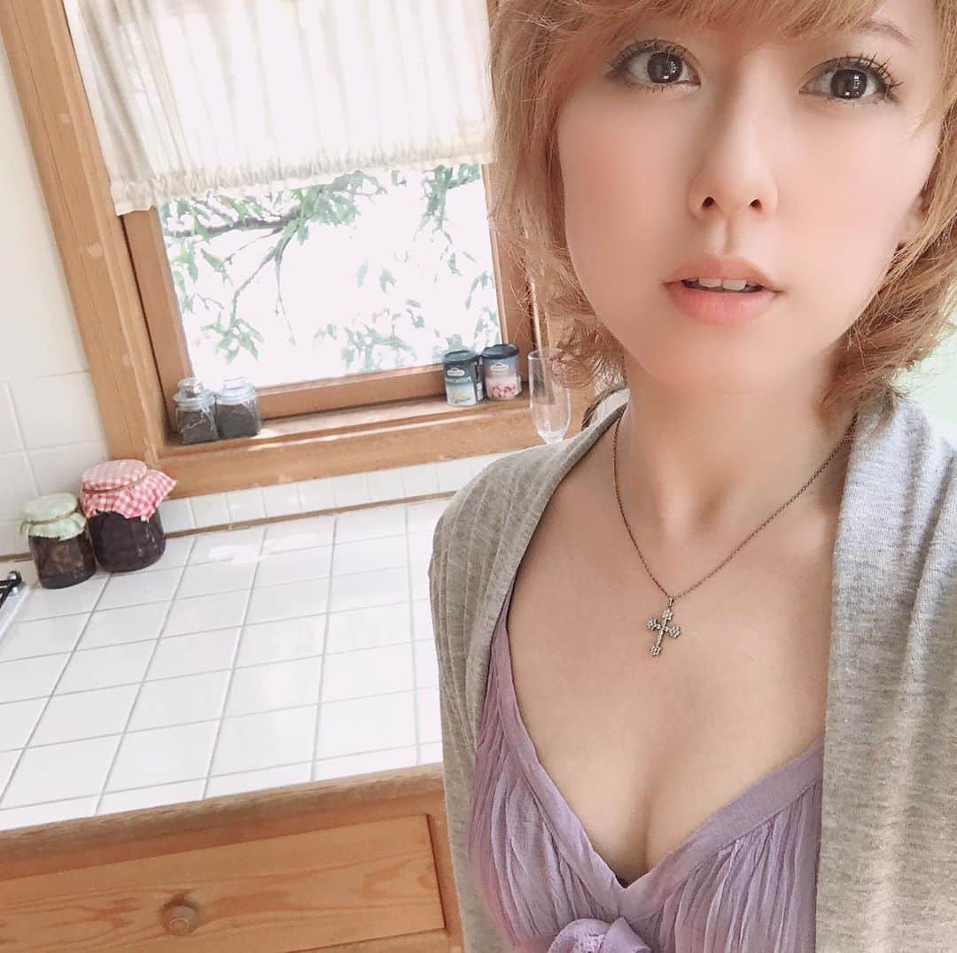 のインスタグラム：「#gm #goodmorning #おはようございます  #안녕하세요 #早上好 #🌞 #selamatpagi  #instagood #tagsforlike #tflers #フォローミー #photo #photography #photogenic #naturalbeauty #naturally #photoshooting #photosession #camera #📷 #📸 #music #singer #model #金髪ショート」