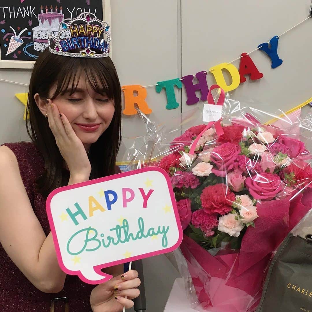 TBS「ビジネスクリック」さんのインスタグラム写真 - (TBS「ビジネスクリック」Instagram)「菜波キャスターの ㊗️お誕生日ショット もぅ全部可愛いから 大サービスだよっ‼️ #Happy birthday #お誕生日おめでとう🎂 #めでたい🎉 #businessclick #ビジネスクリック #tbs #TBS #菜波 @nanami10910 #奥沢 #奥沢 花壇 #Dr.Martens #ドクターマーチン #CHARLES & KEITH︎ #チャールズアンドキース #9月10日 #全部可愛い #選べない #乙女座 #乙女な菜波❣️」9月5日 4時03分 - business_click