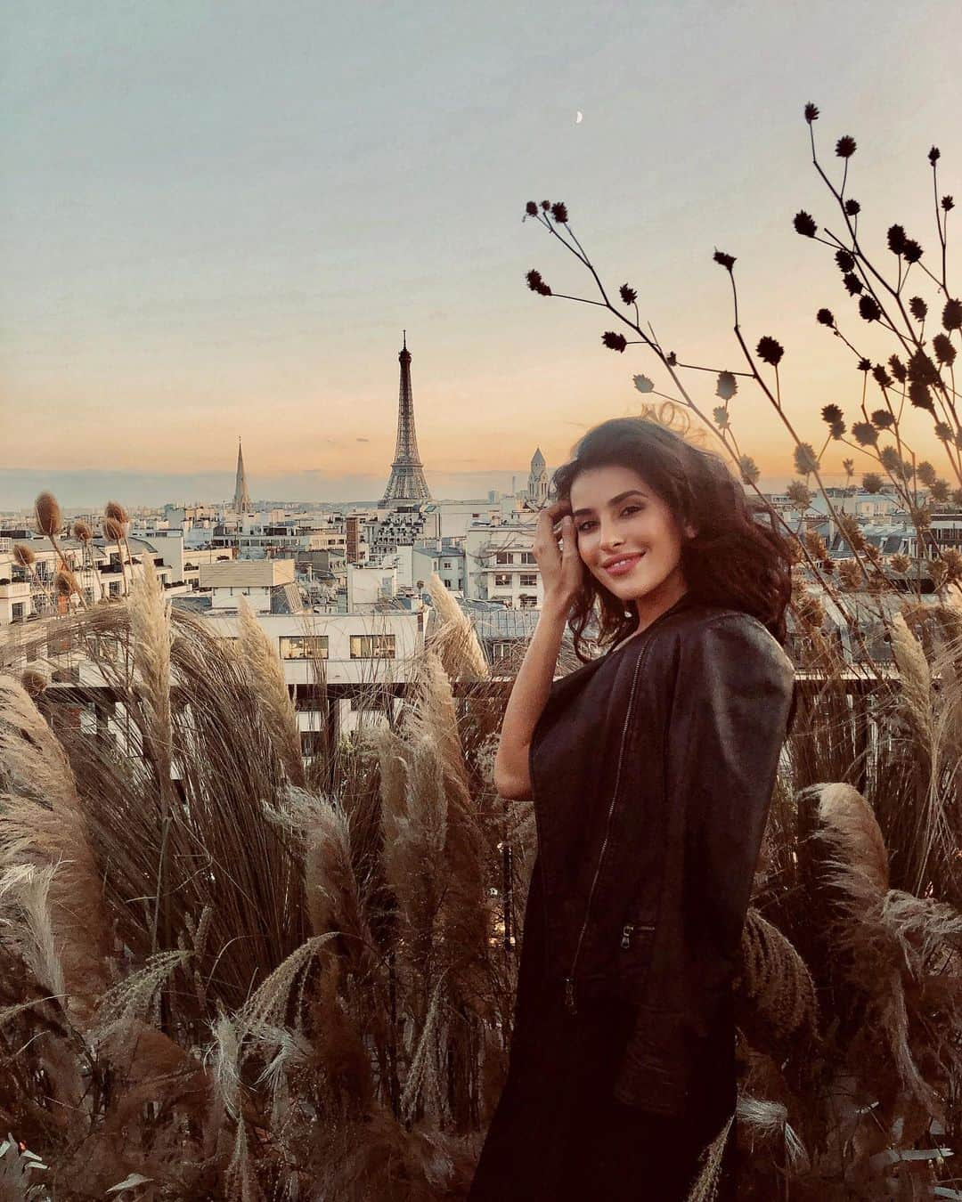 Sazan Hendrixさんのインスタグラム写真 - (Sazan HendrixInstagram)「Paris exists to remind you that your dreams are real 💫 #lovethat #merciermoments」9月5日 4時46分 - sazan