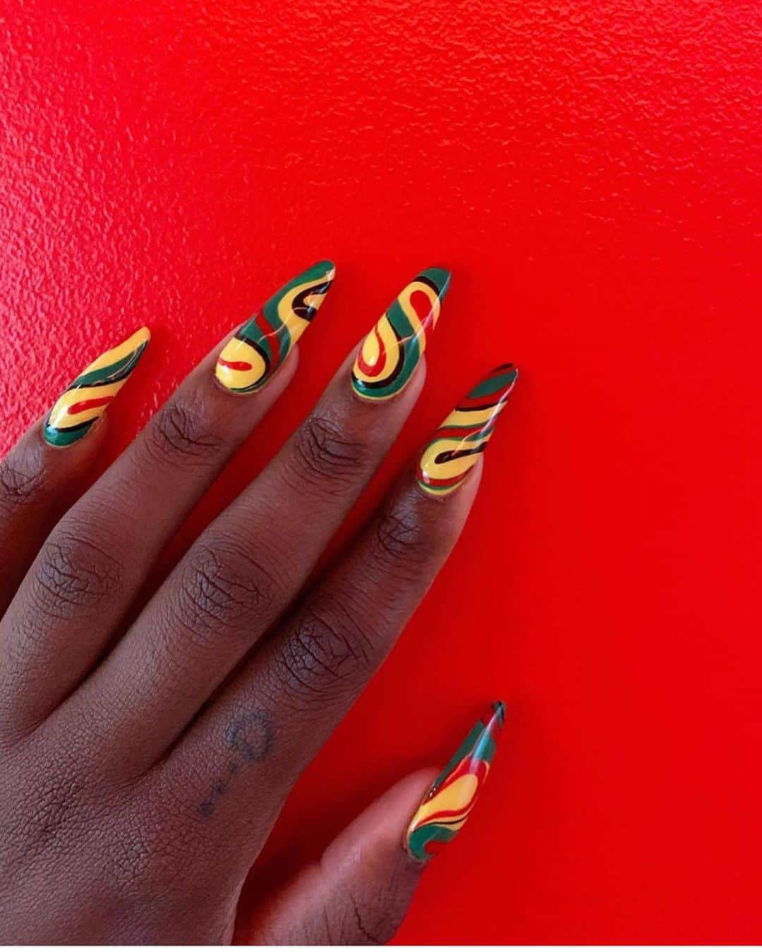 Britney TOKYOさんのインスタグラム写真 - (Britney TOKYOInstagram)「Jamaica🇯🇲Jamaica @justineskye  #nailart #nails #ネイル #britneytokyo  Using: @naillabousa #cleargel (base gel) #TokyoSwag #1 #3 #4 @prestogel #A02 #sculptingclear #nonwipetopgel」9月5日 5時09分 - britneytokyo