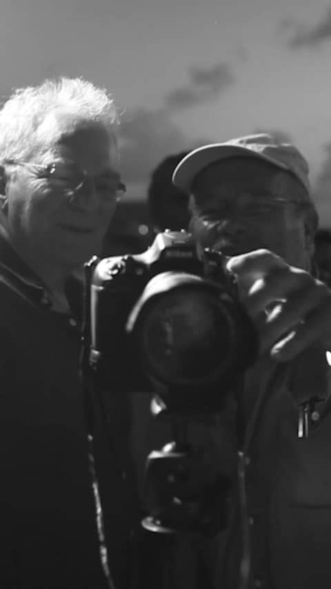 デビッドヤーマンのインスタグラム：「“We collaborated with Peter for 20 years. He was a part of our family and our lives. From our first shoot, he just got us—how we live, how we create, how we see the world—he became part of our DNA. Peter was a true artist with a passion for life. His work was about a feeling, evoking joy and light. Peter was always able to capture the essence of a person. His vision was incredibly real and incredibly beautiful. It was magic. He was an extraordinary man and extraordinary talent defined by his kindness and humanity. Peter will be deeply missed. Our hearts go out to his family. ”—David, Sybil and Evan」