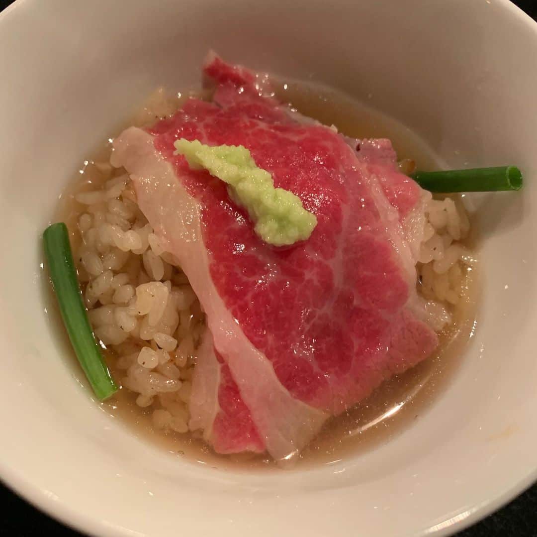 澤田百合亜さんのインスタグラム写真 - (澤田百合亜Instagram)「9/4のローストホース✌️ 松茸天国でした…🧡 たてがみもふんだんに使った混ぜご飯最強だったし、すっぽんのとろみスープを松茸たてがみご飯に入れて食べるのもやばかったし、最後のお茶漬け締めも良すぎた… 美味しいもの食べるために生まれてきた感あるし、みんなで笑顔で食べるご飯は本当に美味しい！！ とってもステキなご飯友達がたくさんで幸せだー！！！ #ご飯友達 #飯友 #ローストホース #会員制 #東京グルメ #グルメ好きな人と繋がりたい #グルメ #グルメ部」9月5日 5時12分 - yuria1991
