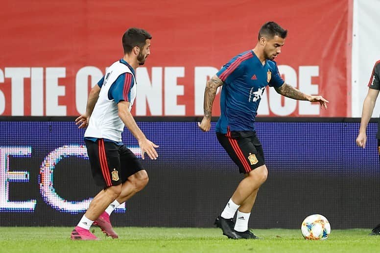 ヘスス・フェルナンデス・サエスのインスタグラム：「🇬🇧 Day 3️⃣. Ready for the game tomorrow vs Romania. ⠀⠀⠀⠀⠀⠀⠀⠀⠀ 🇪🇸 Día 3️⃣. Listos para el partido de mañana @sefutbol」