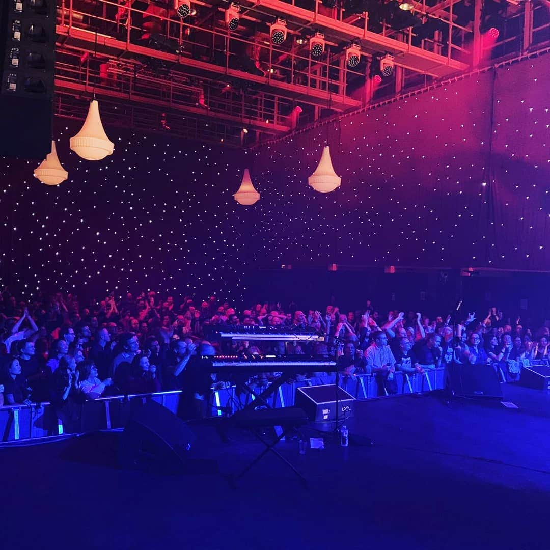 ダフ・マッケイガンさんのインスタグラム写真 - (ダフ・マッケイガンInstagram)「Thank you Brussels @abconcerts ! Beautiful venue!!」9月5日 6時00分 - duffmckagan