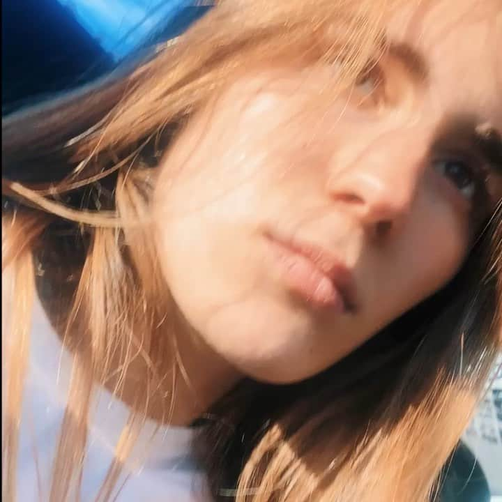 エレーナ・クラソフスカヤのインスタグラム：「Coming home 🏡.... ... after 1,5 months 💁🏼‍♀️」