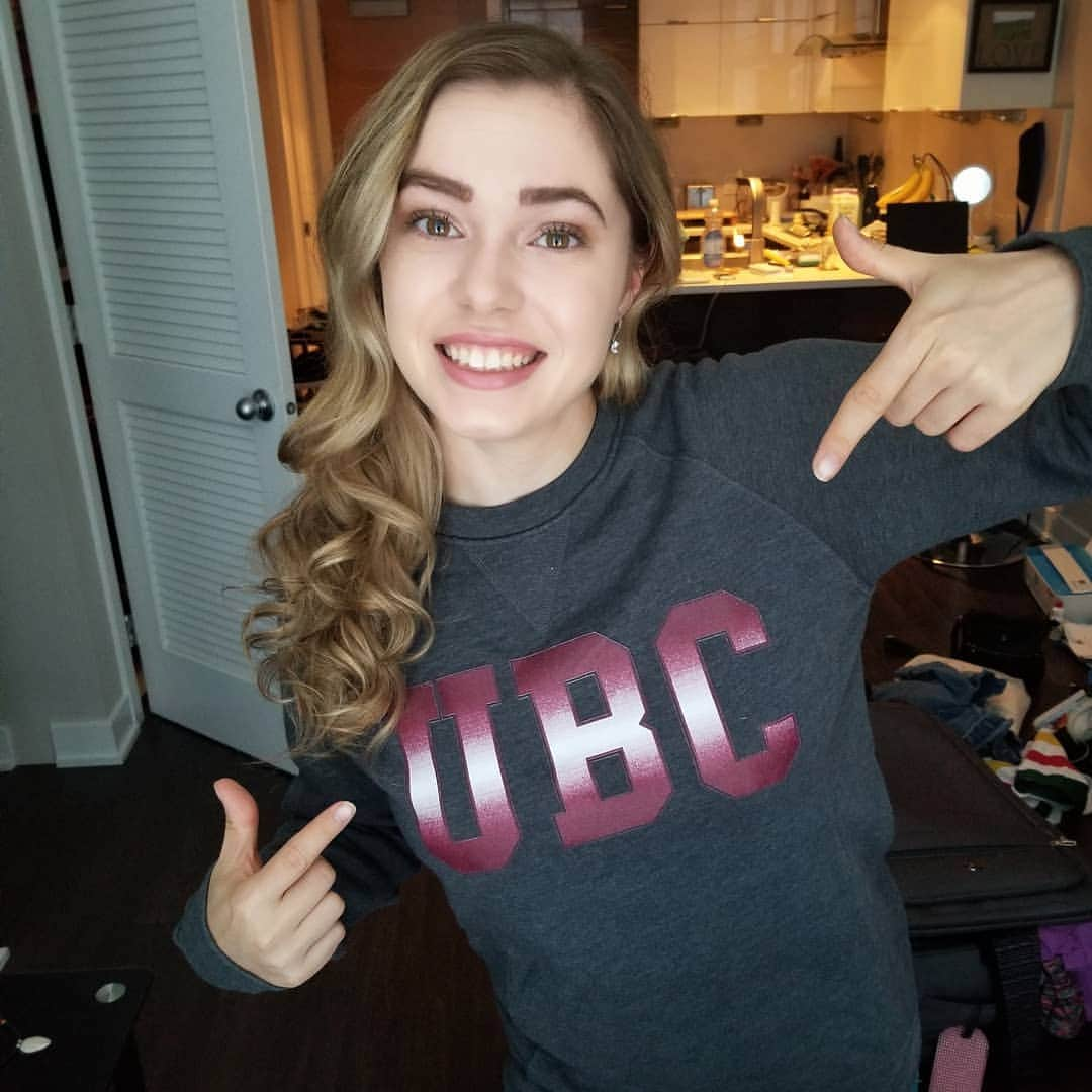 アレーヌ・シャルトランのインスタグラム：「First day at UBC ✅ . . . #iamubc #UBCKIN」