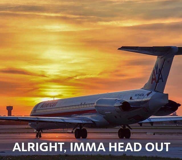 アメリカン航空のインスタグラム：「After a full day of retirement festivities... #Super80Sendoff ⠀⠀⠀⠀⠀⠀⠀⠀⠀ 📷 : @lucky21b」