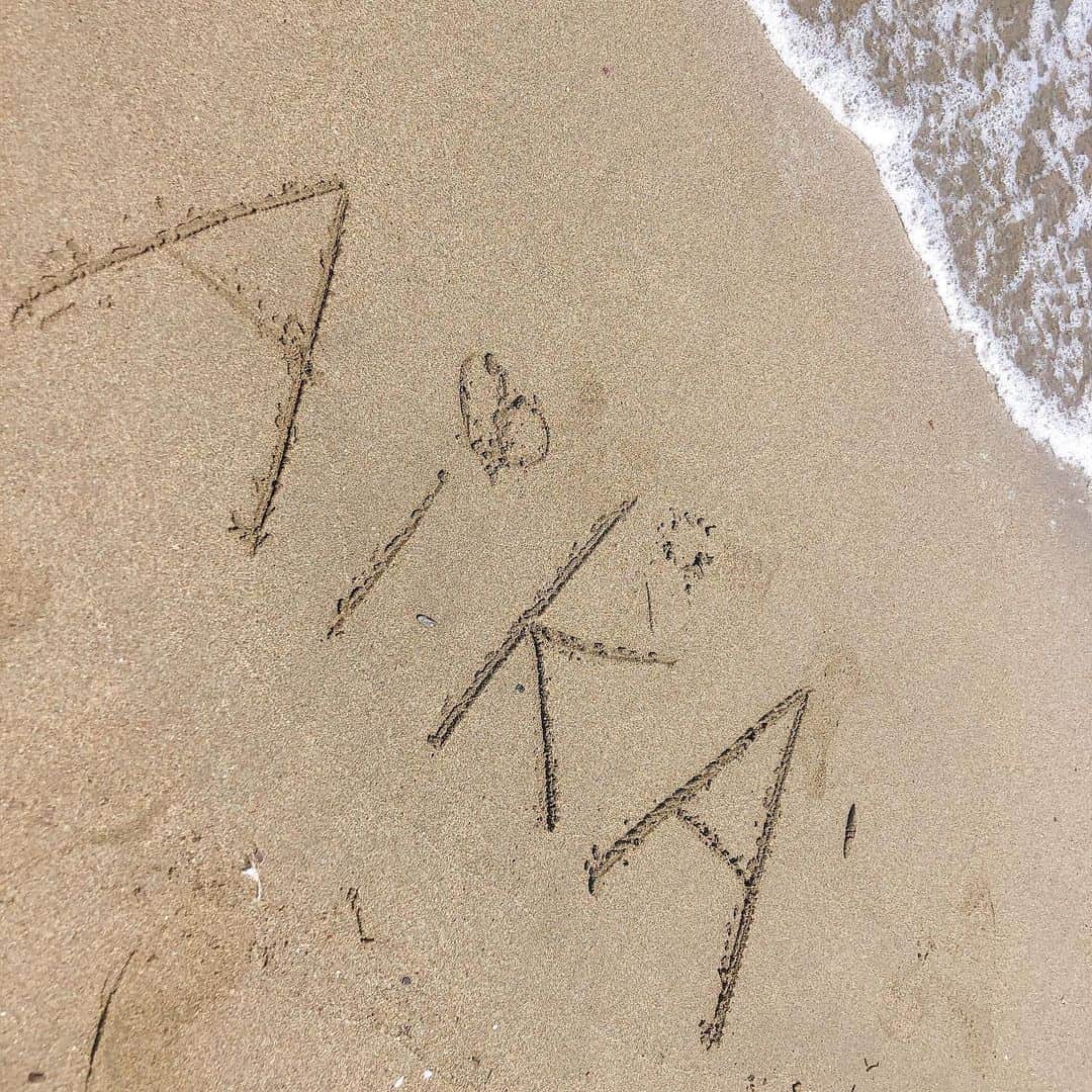 松本愛花のインスタグラム：「✈️ * * * * 本日から沖縄に 旅立ちます🛫👩🏻‍✈️💭 * * 沖縄さん待っててください〜🛬 * * 夏に出戻りしてきます💓 * * 3泊4日 素敵な思い出いっーぱい 作るぞ〜〜〜💭💭 * * * * 数年ぶりの #沖縄 楽しみ！ #那覇 #スパガ #松本愛花」