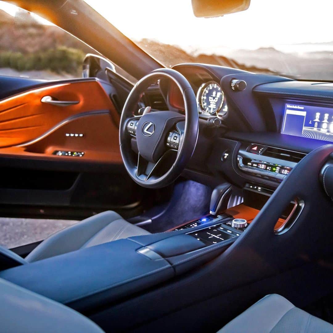 Lexus USAさんのインスタグラム写真 - (Lexus USAInstagram)「Your open invitation to open the throttle. #LexusLC 500h」9月5日 8時02分 - lexususa