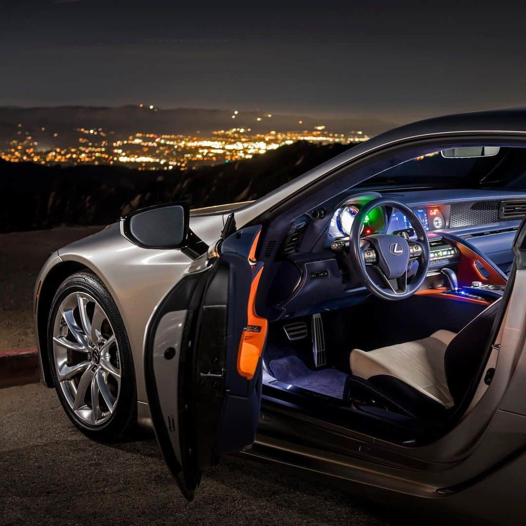 Lexus USAのインスタグラム：「Your open invitation to open the throttle. #LexusLC 500h」