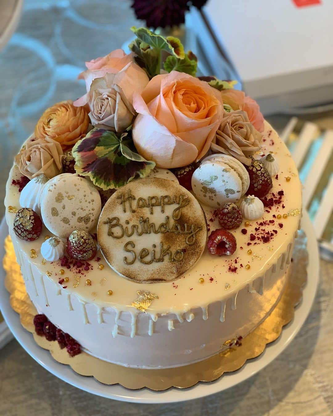 のインスタグラム：「今日はママの誕生日パーティー🎉 遅くなったけどパパは気合入れました^_^ シアトルからMIYABIさんに来ていただき寿司食べまくりの会。 いつもありがとう😊」