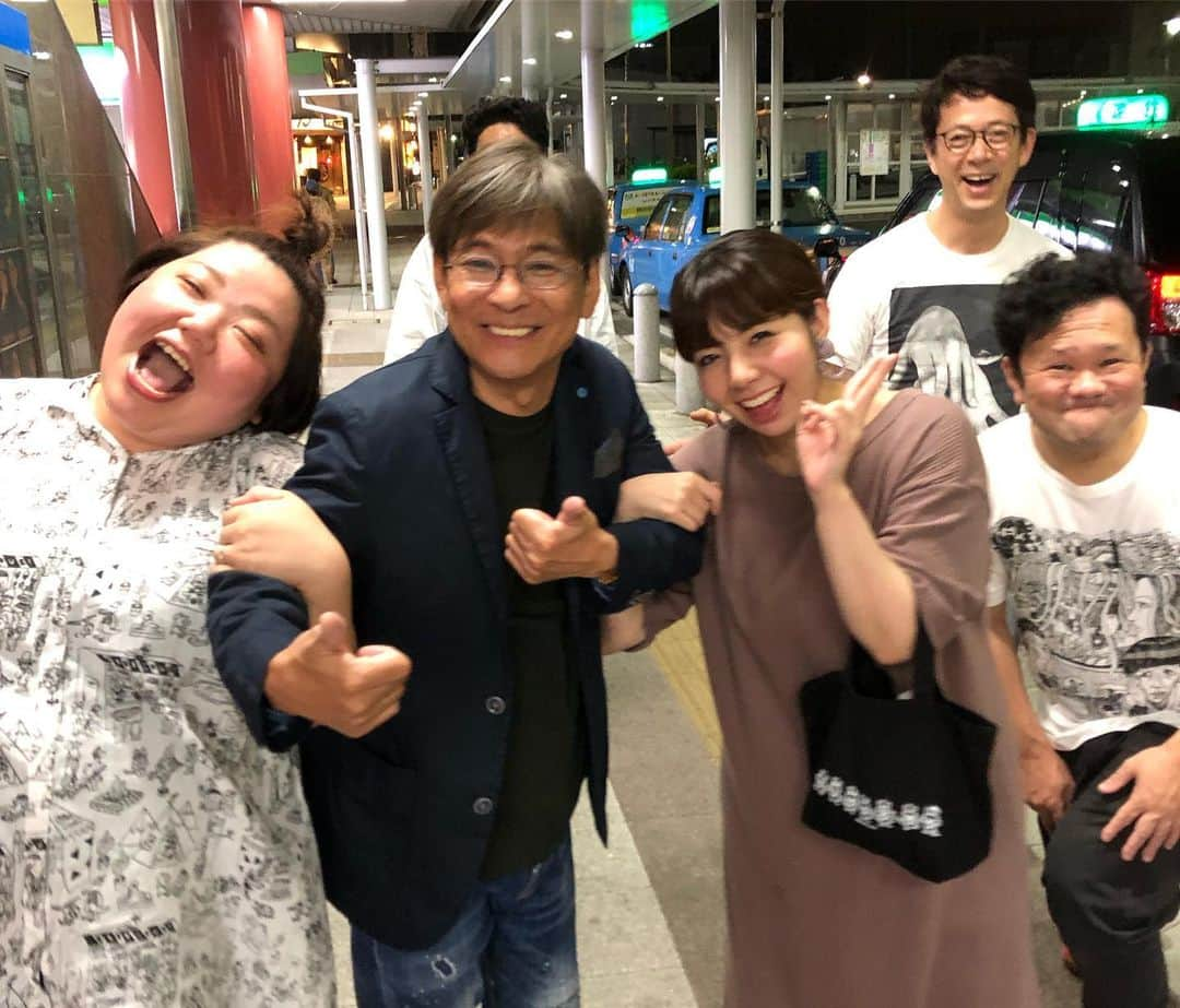 石田靖さんのインスタグラム写真 - (石田靖Instagram)「静岡県磐田市で新喜劇公演〜 久しぶりに内場兄さんと共演😆 皆さんご機嫌さん🍺 #静岡県磐田市 #磐田市 #磐田市民文化会館 #吉本新喜劇 #新喜劇 #間寛平 #内場勝則 #2枚目の写真 #ご機嫌さん #一期一笑  #石田靖」9月5日 8時08分 - yasulog