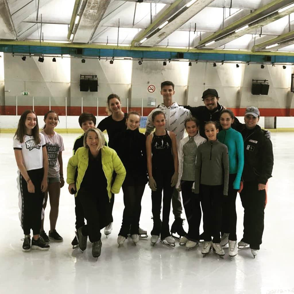 クリス・リードのインスタグラム：「Was so great to be help out these hardworking kids for the upcoming season! Wishing everyone the best of luck! #teamriedell #teameclipse #skatinginvienna #goforit」