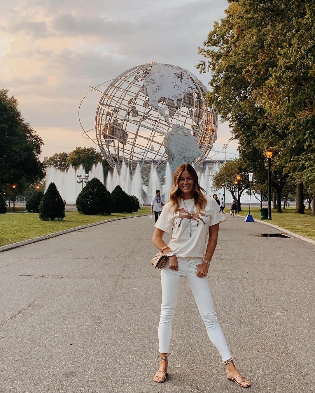 ケリー・キローレン・ベンサイモンさんのインスタグラム写真 - (ケリー・キローレン・ベンサイモンInstagram)「Beautiful night @usopen  Shirt is @jdssband.  #usopen #nyc #tennis. Shop my #zacbyzacposen bag www.shop.souler.com/kellybensimon @souler.hq. Photo creds @andrewfreesmeier」9月5日 8時38分 - kellybensimon