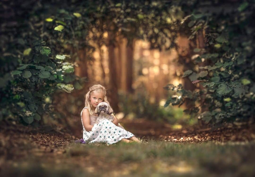 Sigma Corp Of America（シグマ）さんのインスタグラム写真 - (Sigma Corp Of America（シグマ）Instagram)「@jessica_drossin has such a magical quality to her images. This beauty was shot with the SIGMA 135mm F1.8 DG HSM Art. Check out that bokeh 😀 . . . @sigmaphoto #sigmaphoto #Sigma135mmf18Art #SigmaArt #Portrait #Photography #PortraitPhotography」9月5日 10時37分 - sigmaphoto