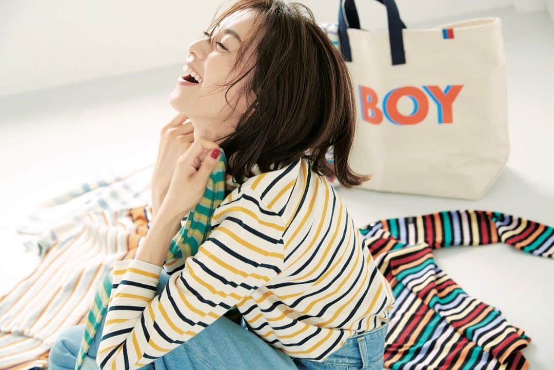 朝倉 豊のインスタグラム：「【みんなが知らなかったもうひとつの顔、高垣麗子の裏STORY！ ボーダーの先生は『なまいきシャルロット』】 @story_love40 10月号 photo: @shuashizawa  model: @reikotakagaki  hairmake: @kibeburu  composition: @luvgypset  #mywork ※詳細は誌面にて」