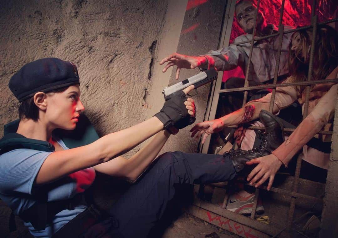 ジュリア・ボスさんのインスタグラム写真 - (ジュリア・ボスInstagram)「You miss 100% of the shots you don’t take #Wednesdaymotivation  #zombieslayer #jillception #residentevil #jillvalentine #jillvalentinecosplay photo by @flipcassidy」9月5日 11時00分 - juliavoth