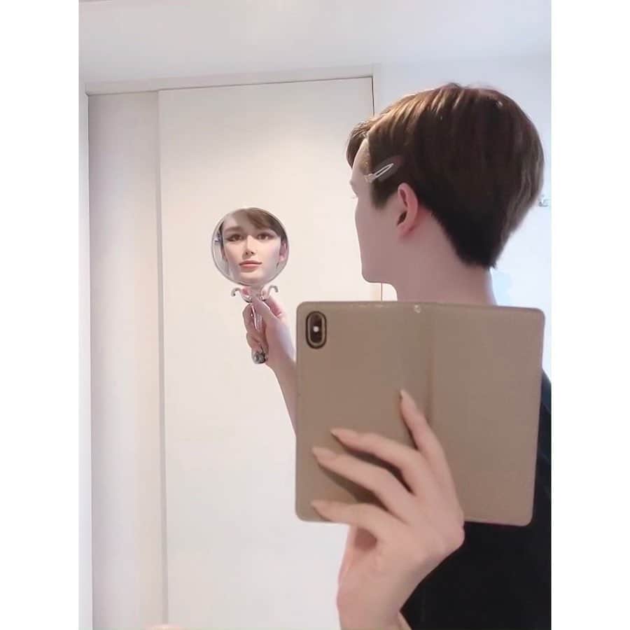 Matt（マット）さんのインスタグラム写真 - (Matt（マット）Instagram)「・ Mirror mirror on the wall,  who's the fairest of them all?❤︎」9月5日 11時24分 - mattkuwata_official2018