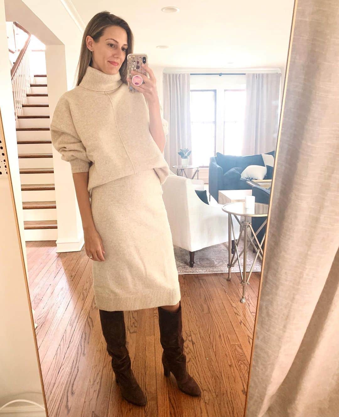 Anna Jane Wisniewskiのインスタグラム：「You all love these (and I love doing them)—it’s the fall @hm sweater haul! (+ one blazer). @hm makes such chic, affordable sweaters (most are under $30) and honestly, I’ve had some of my H&M and Zara sweaters just as long as I’ve had my Vince cashmere pieces! Speaking of @vince , these slouchy suede boots are from last year but they re-released them! Check out the blog for all the pieces.  PS And by haul, I mean five pieces 😂 http://liketk.it/2EGWa #liketkit @liketoknow.it #LTKunder50 #hmxme #ootd #fallstyle」