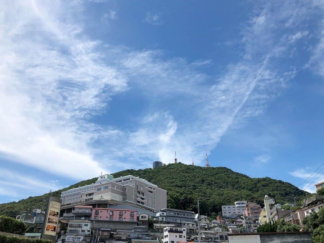 藤坂奈央さんのインスタグラム写真 - (藤坂奈央Instagram)「. 今日も暑かったですね！ 夏が戻ってきたみたいだ…😳 . お昼ごはんは以前取材でもお世話になった 『みち亭』で食べました♪ . メインのチーズハンバーグはもちろん 定番のカボチャスープもおいしかったです🥄 . . 今日も常連さんなどで賑わっていましたよ☺️ . #長崎ランチ #みち亭 #取材ごはん #稲佐山 #長崎 #nagasaki #nagasakigram #愛すべき長崎の〇〇 #Jチャン長崎 #アナウンサー #藤坂奈央」9月5日 20時50分 - naofujisaka_