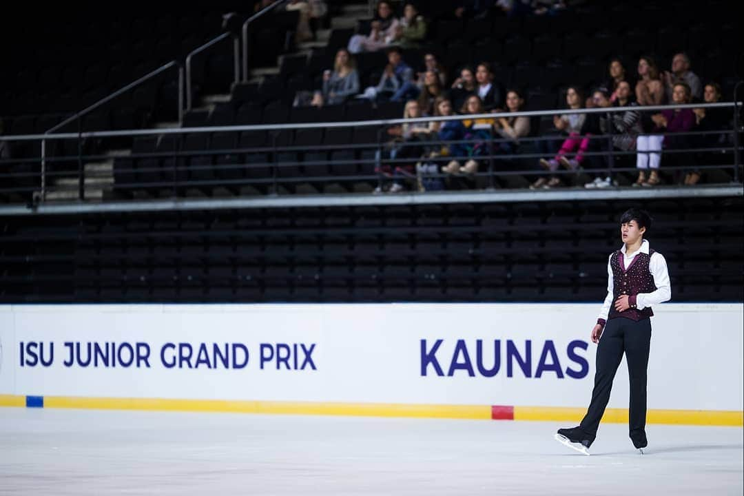 ISUグランプリシリーズさんのインスタグラム写真 - (ISUグランプリシリーズInstagram)「🖥️ Are you watching the Junior Grand Prix along with us ? 😍 If you aren't, you can find the live stream from the link in our bio ! #linkinbio  #JGPFigure #FigureSkating」9月5日 21時14分 - isufigureskating_x