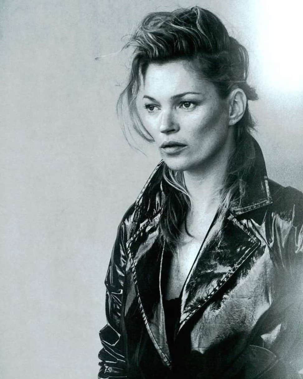 マーティン グラントのインスタグラム：「Adieu to the great Peter Lindbergh.  Kate Moss photographed by @therealpeterlindbergh  for @vogueitalia wearing @martingrantofficial」
