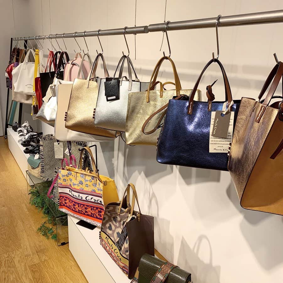 クリスティーナ菜波さんのインスタグラム写真 - (クリスティーナ菜波Instagram)「👟#NONAME 👜#manilagrace  2020ss展示会 どちらのブランドもとてもおしゃれで悩みました🐏💓届いたらまた載せます🚶‍♀️ #ノーネーム #MY_NONAME #マニラグレース」9月5日 21時34分 - nanami10910