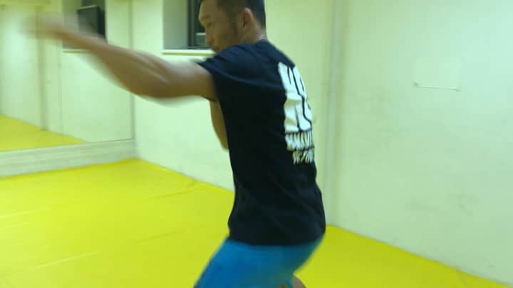 ストラッサー起一のインスタグラム：「二重作先生と練習。 今日は集中して動けた。 たった1分のシャドーだけど、どう言う意識で動くかで全く変わってくる！ 自分らしいスタイルを追求していきたいと思います。 ありがとうございました。」