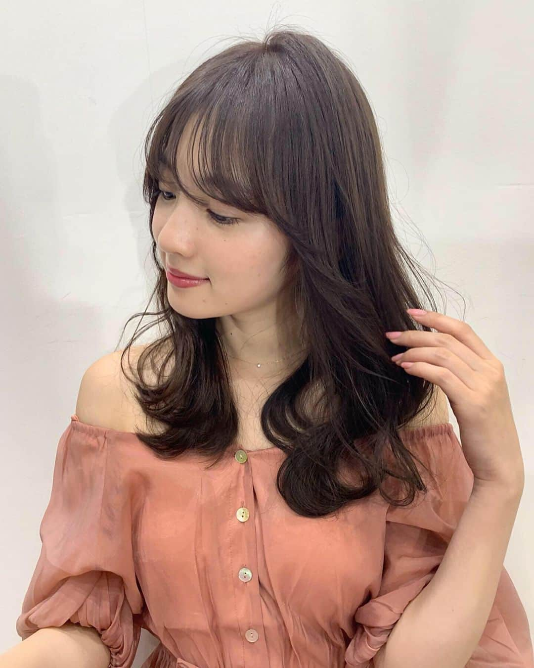 神谷由香さんのインスタグラム写真 - (神谷由香Instagram)「"mauve pink beige"  new color はほんのりピンク入れてもらって ピンク系アッシュなニュアンス艶カラー💞  ほんのりピンクの血色感が 肌を綺麗に魅せてくれる👼✨ . ふうかいつもありがとう💓」9月5日 22時03分 - kamiya_yuka_