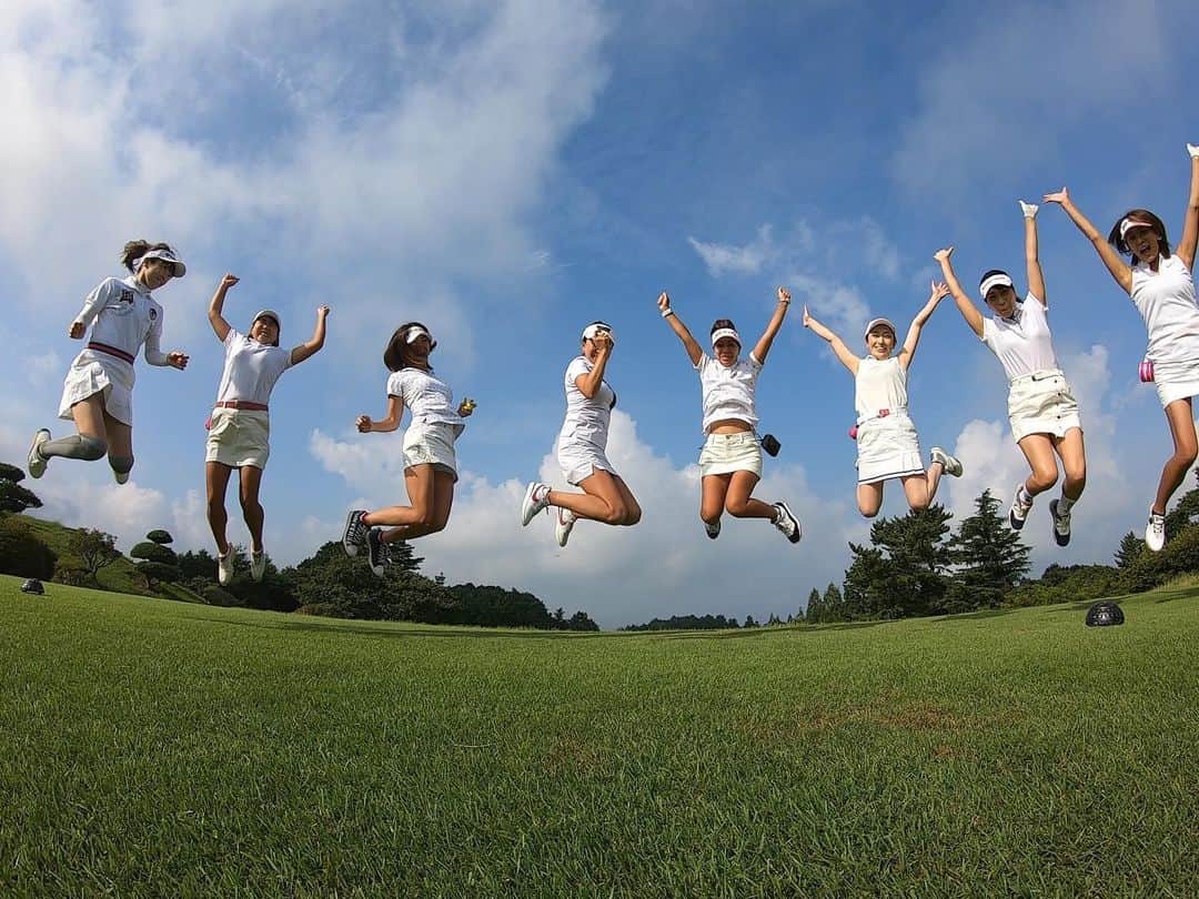 安藤あいかさんのインスタグラム写真 - (安藤あいかInstagram)「合宿！のつもりが翌日大雨で中止！ 1.5ラウンドしかできませんでしたー！ でも楽しかった！また行こうね✨  #ゴルフ女子 #golf #合宿 #熱海」9月5日 21時58分 - aikaando