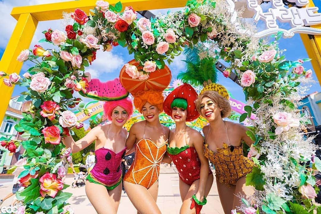 EDC Japanさんのインスタグラム写真 - (EDC JapanInstagram)「🇰🇷🎉 先週末初開催となったEDC KOREAをご紹介！テーマパークが会場となっており参加したみんなもお祭り気分！  Throwback to EDC KOREA which took place for the very first time last weekend! Seoulland turned into a themepark of good music and positive energy!  @edc__korea」9月5日 21時59分 - edc_japan